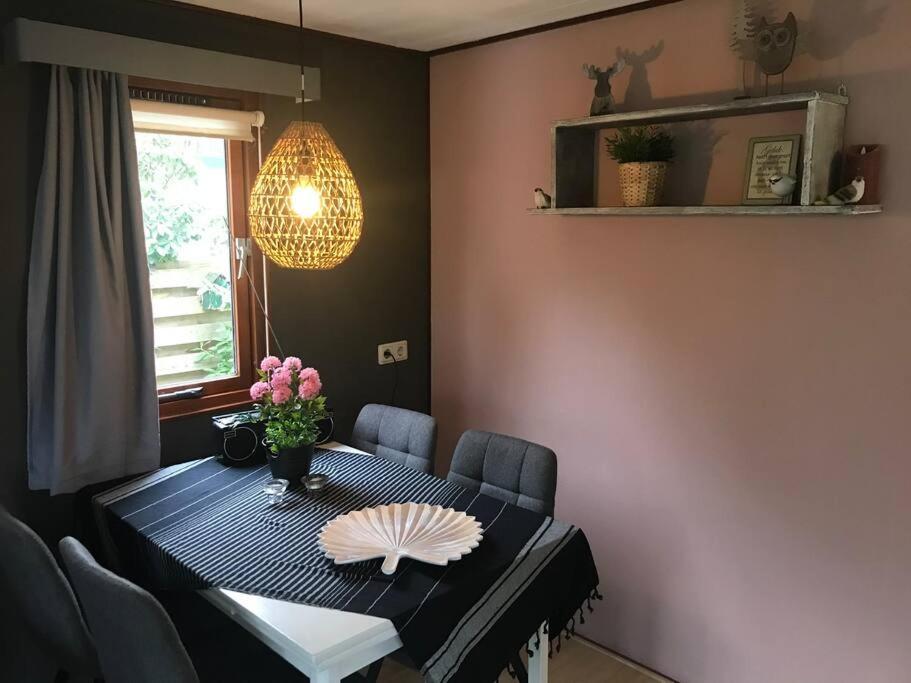 Sfeervol Chalet In Drenthe Bij Het Dwingelderveld Villa Spier Eksteriør billede